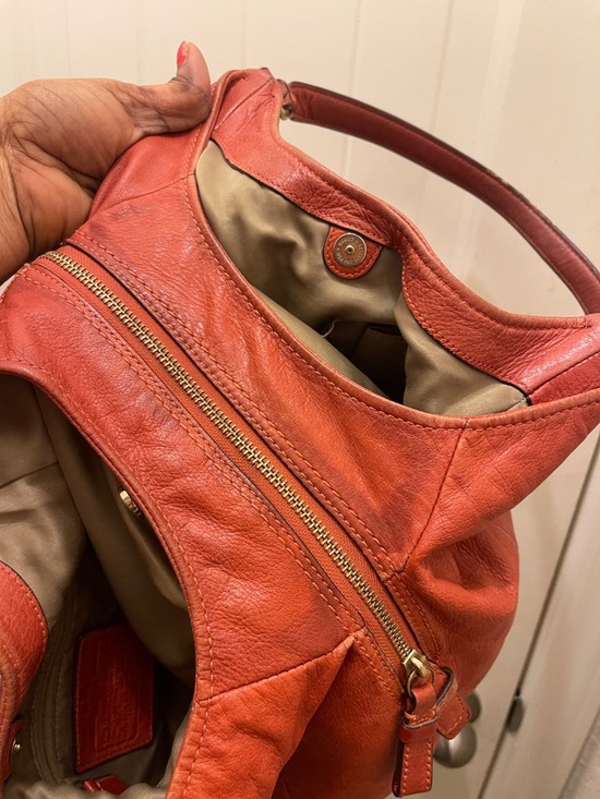 Coach, please check all picture of condition - Picture 12 of 17